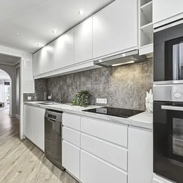 Venta de apartamento en planta media en Nueva Andalucía