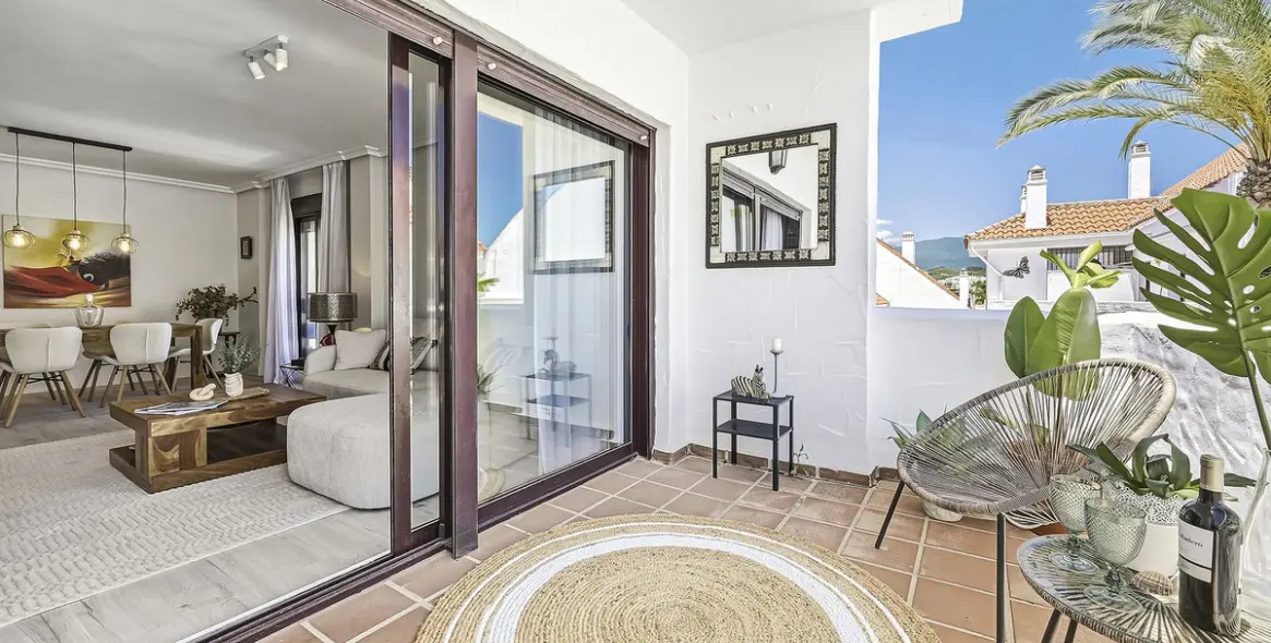 Sale of middle floor apartment in Nueva Andalucía 18