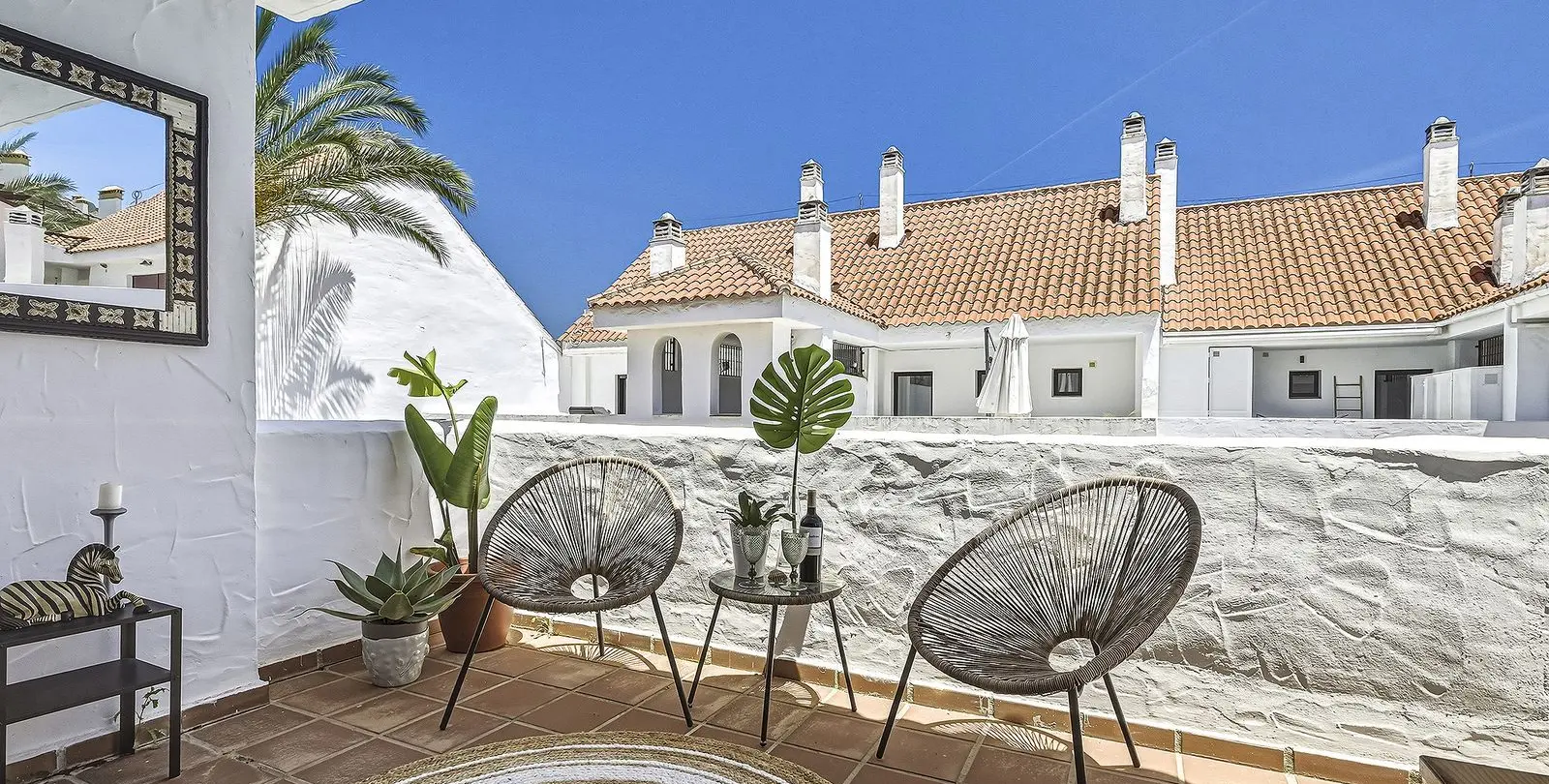 Sale of middle floor apartment in Nueva Andalucía 1