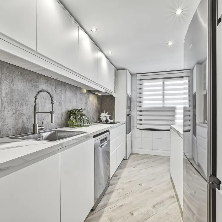 Sale of middle floor apartment in Nueva Andalucía