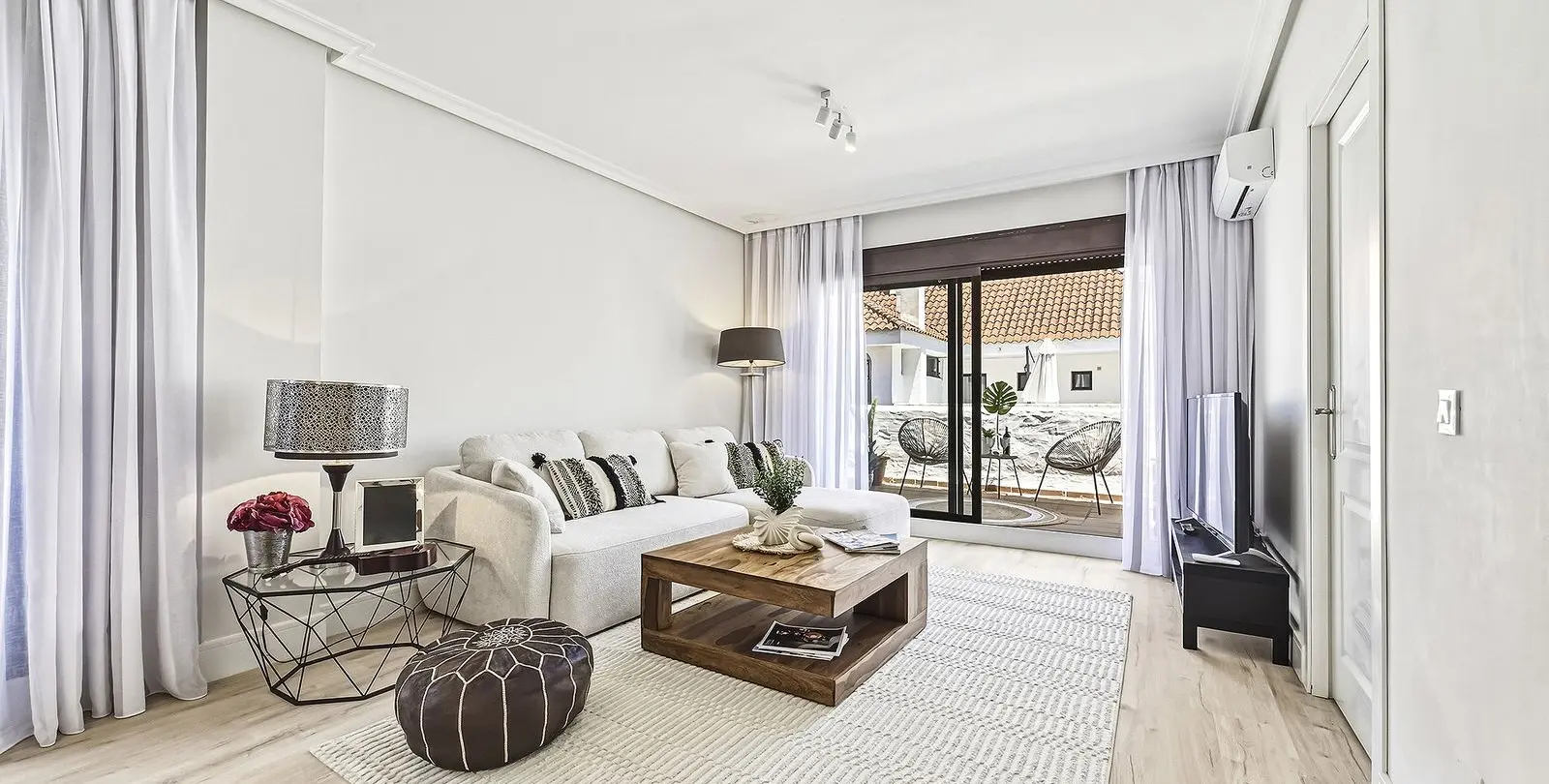 Sale of middle floor apartment in Nueva Andalucía 11