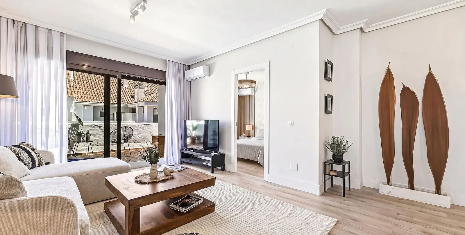 Sale of middle floor apartment in Nueva Andalucía 13