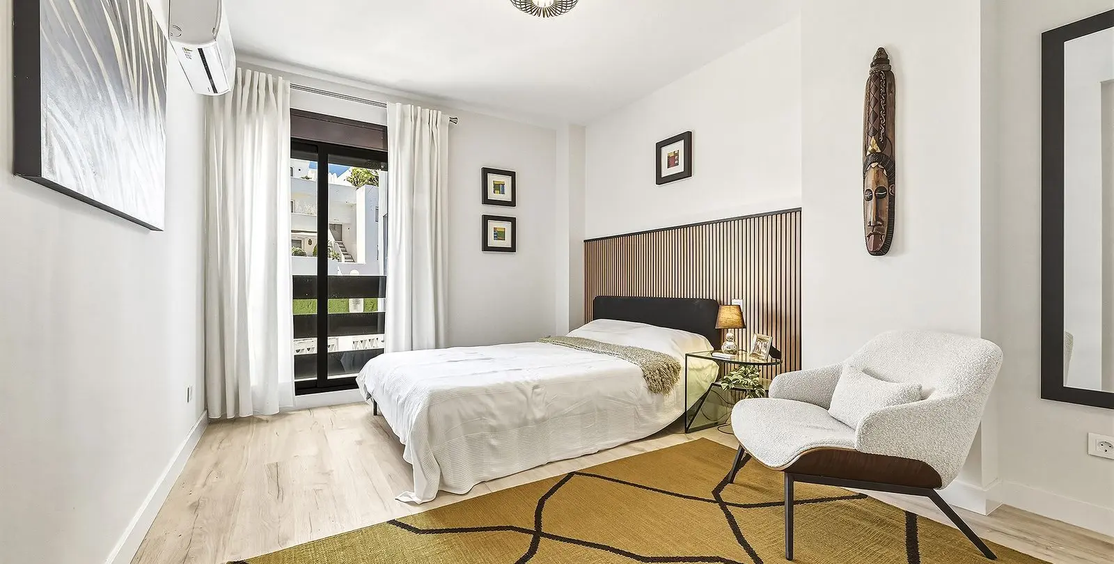Sale of middle floor apartment in Nueva Andalucía 14