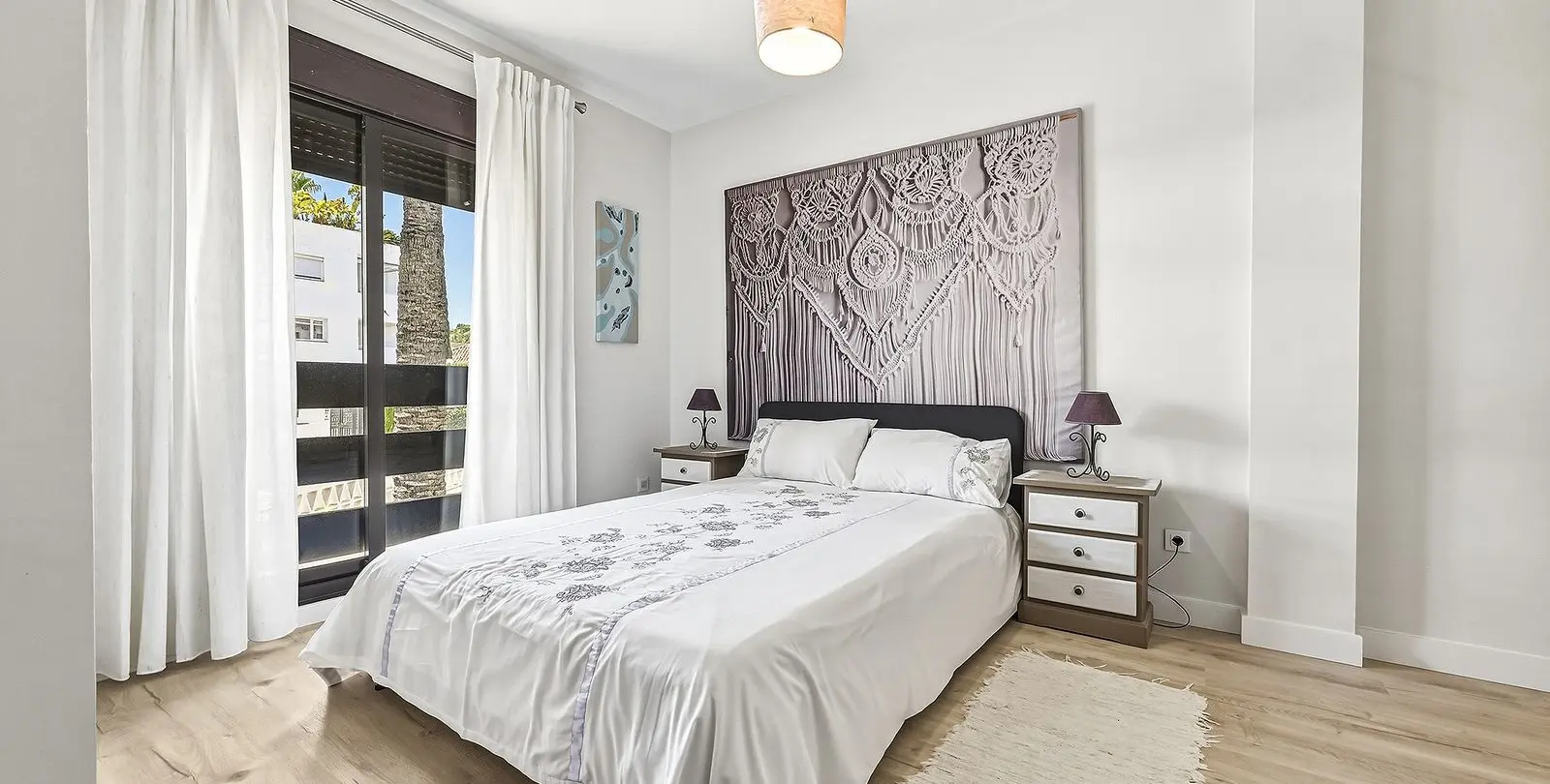 Sale of middle floor apartment in Nueva Andalucía 19