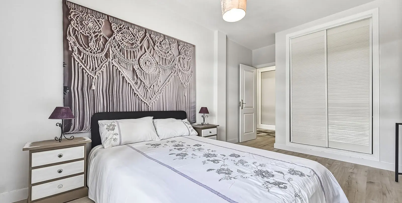 Sale of middle floor apartment in Nueva Andalucía 20