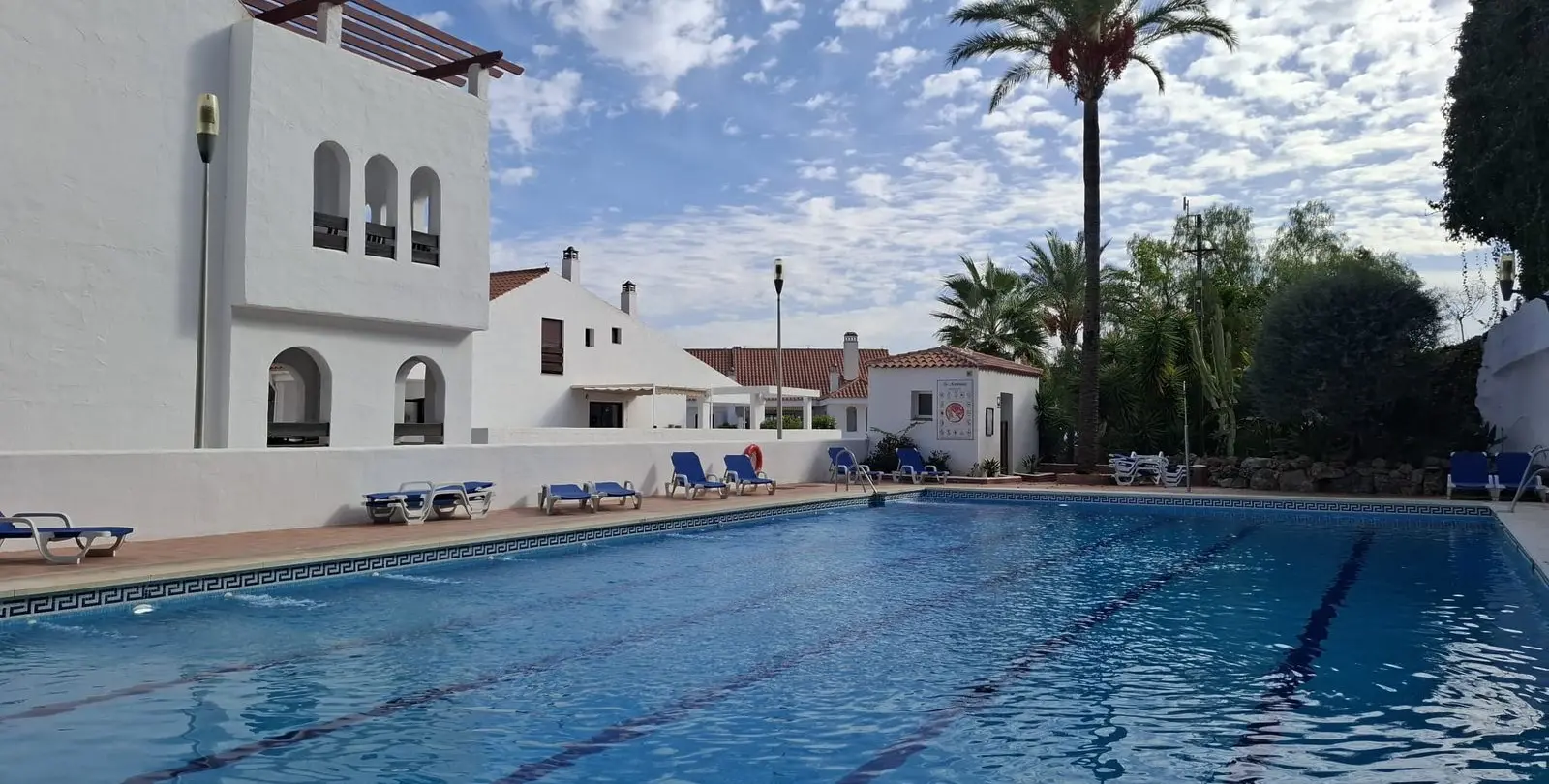 Sale of middle floor apartment in Nueva Andalucía 24