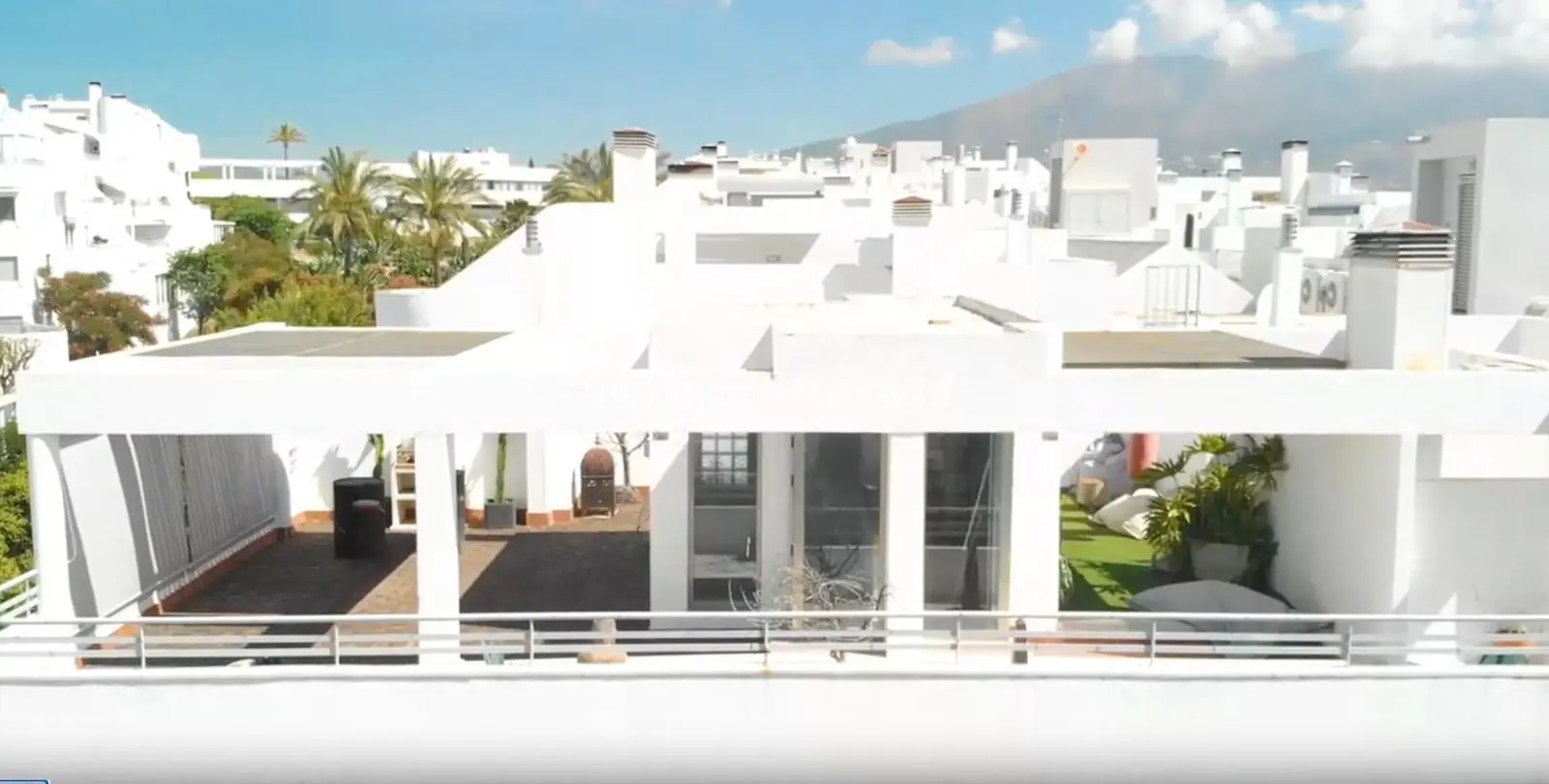 Sale of penthouse duplex in La Cala de Mijas 38