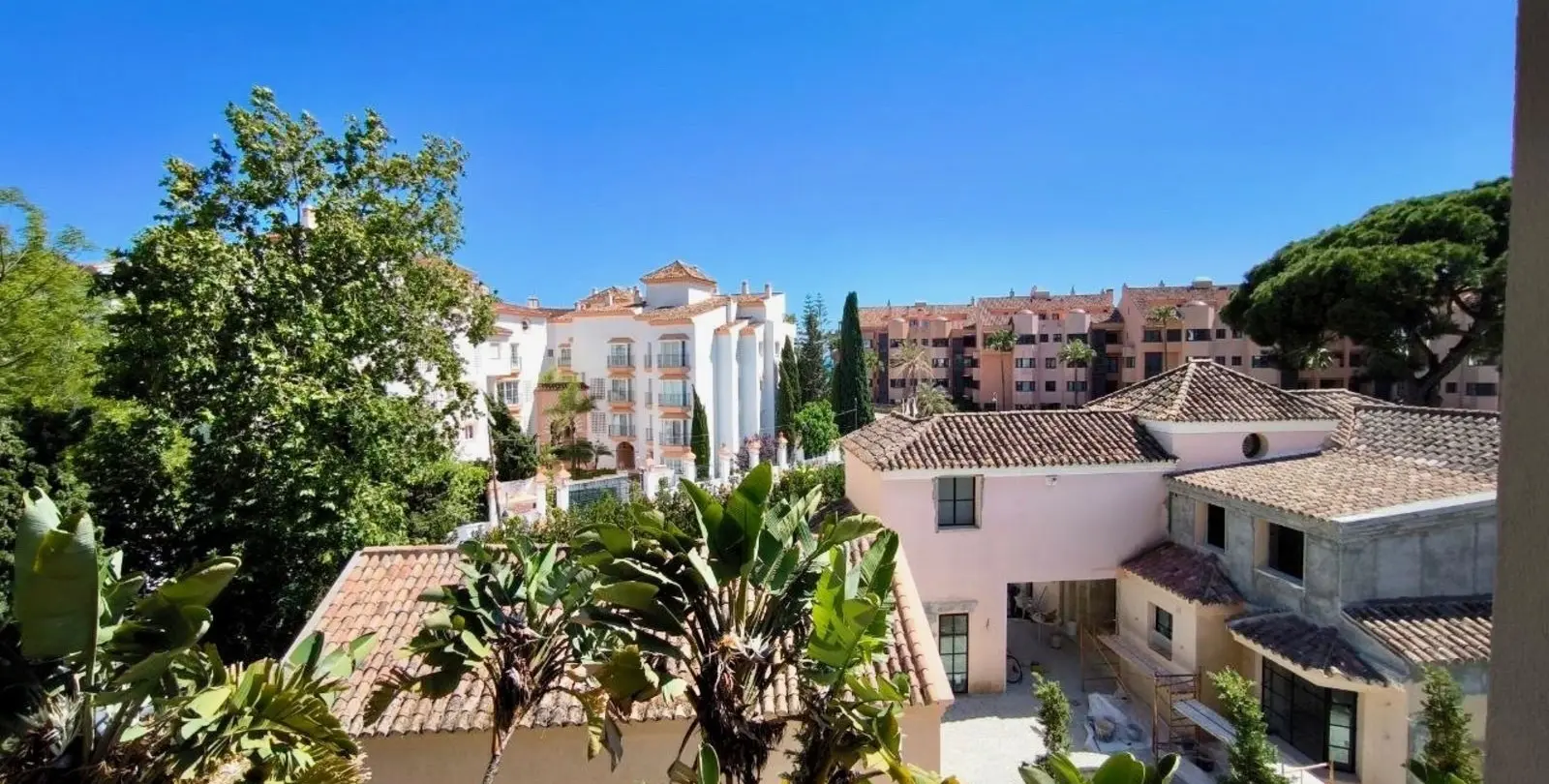 Sale of penthouse in Puerto Banús 1