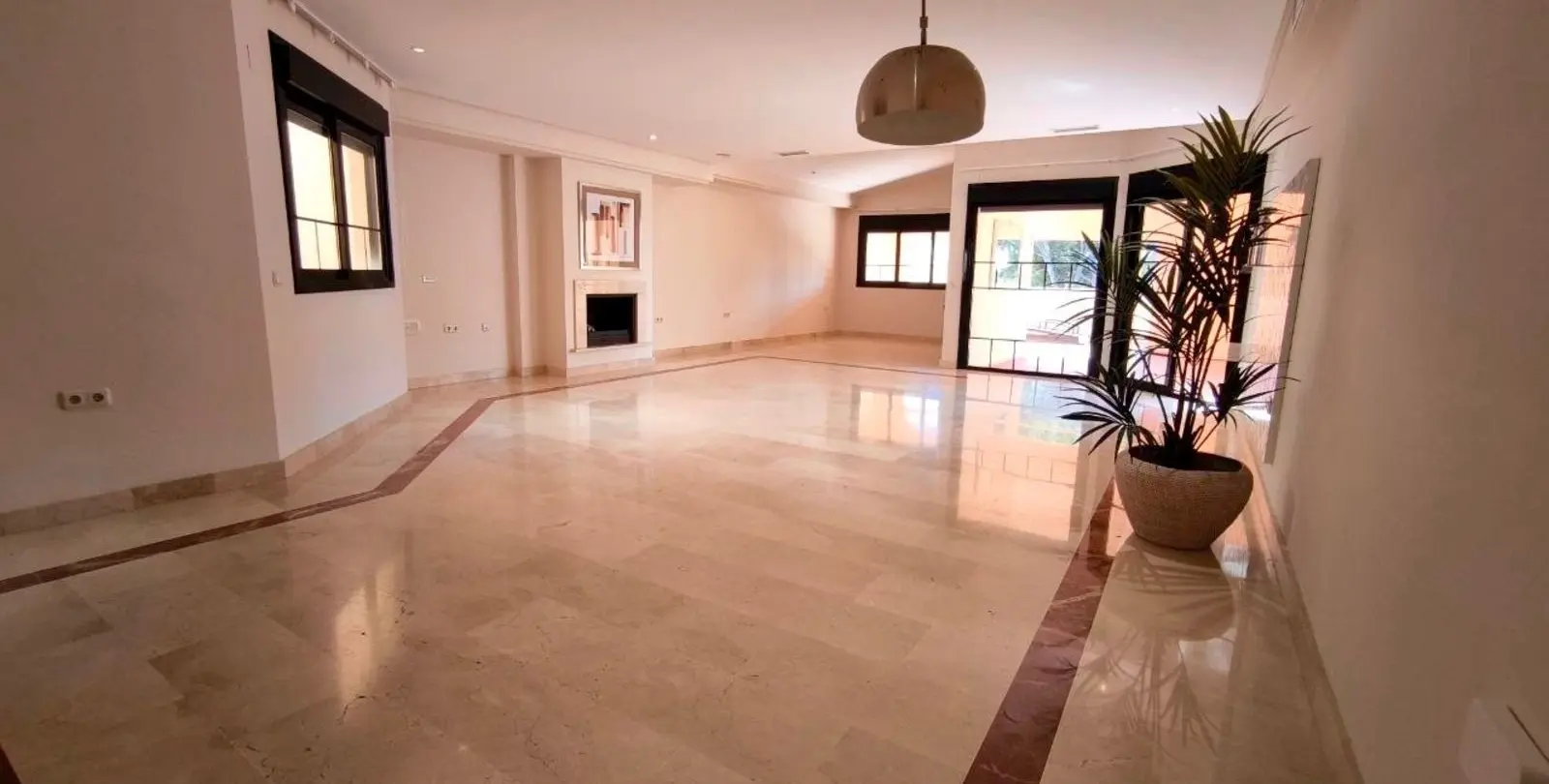 Sale of penthouse in Puerto Banús 3
