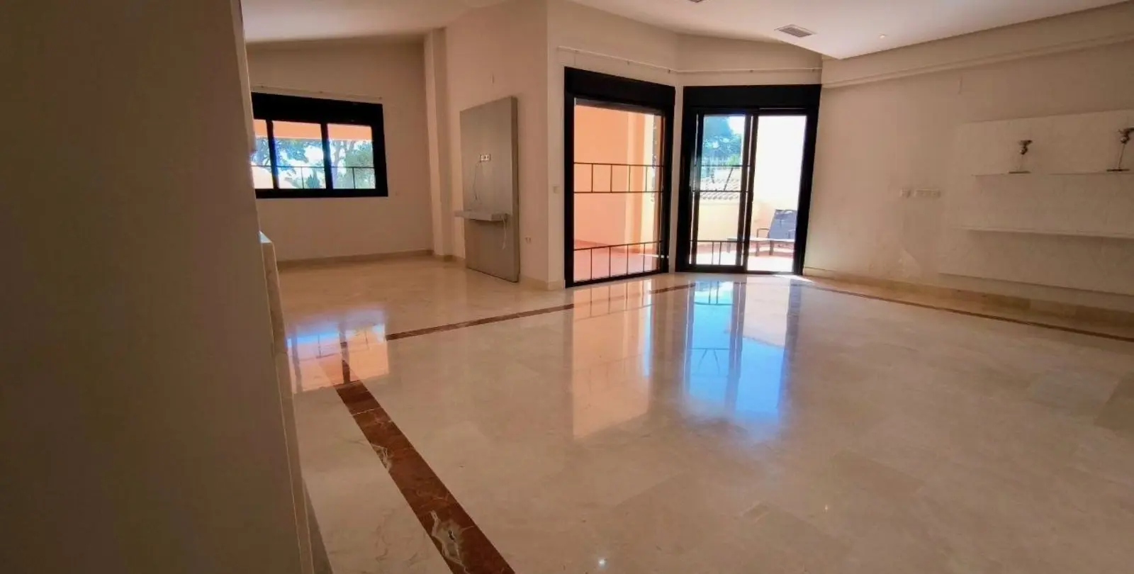 Sale of penthouse in Puerto Banús 5