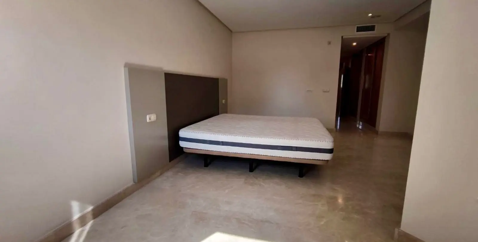 Sale of penthouse in Puerto Banús 10