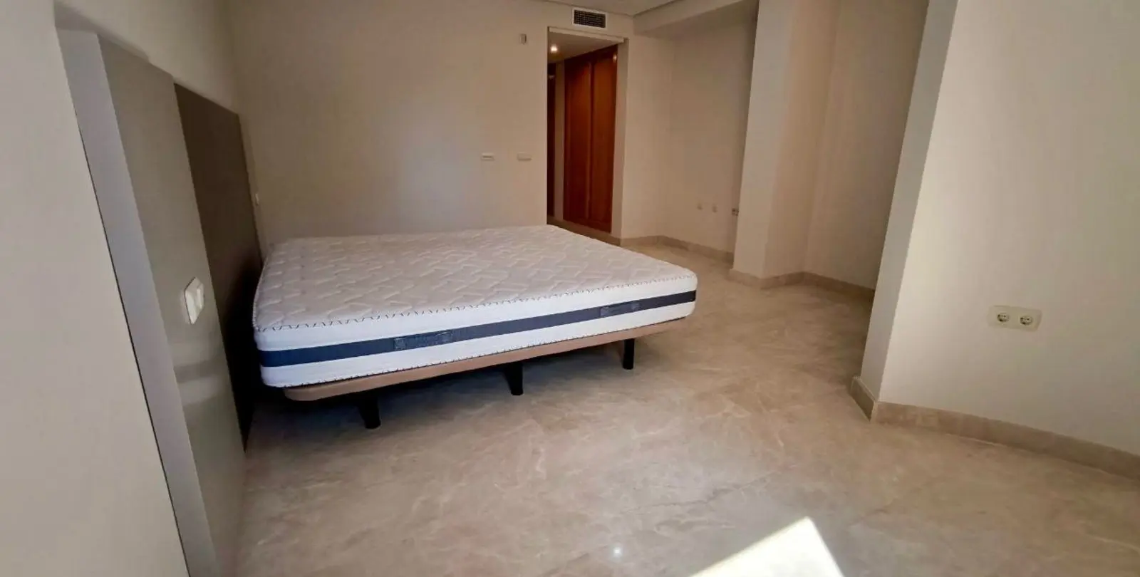 Sale of penthouse in Puerto Banús 14