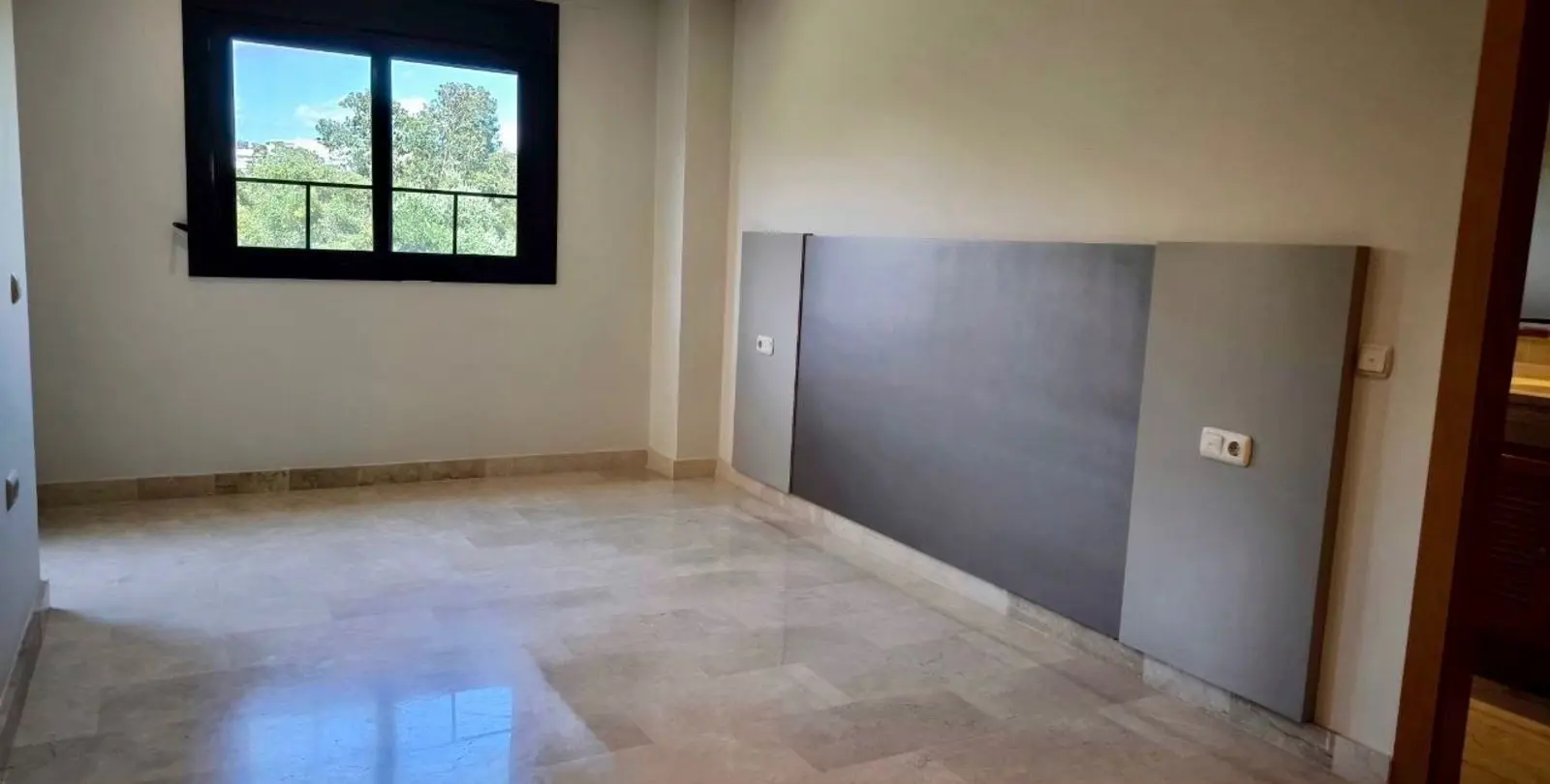 Sale of penthouse in Puerto Banús 24