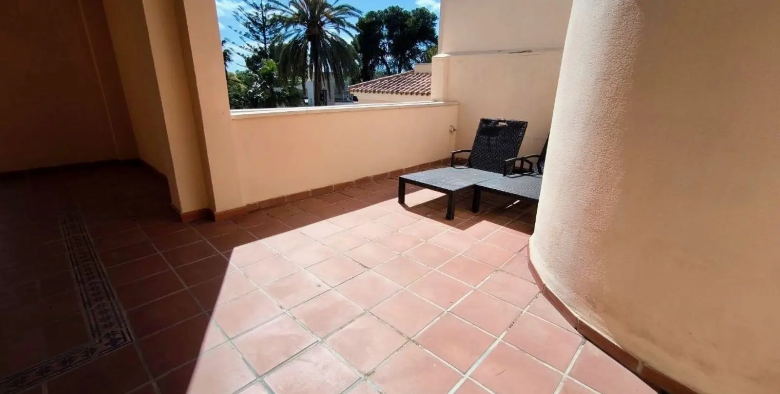 Sale of penthouse in Puerto Banús 33