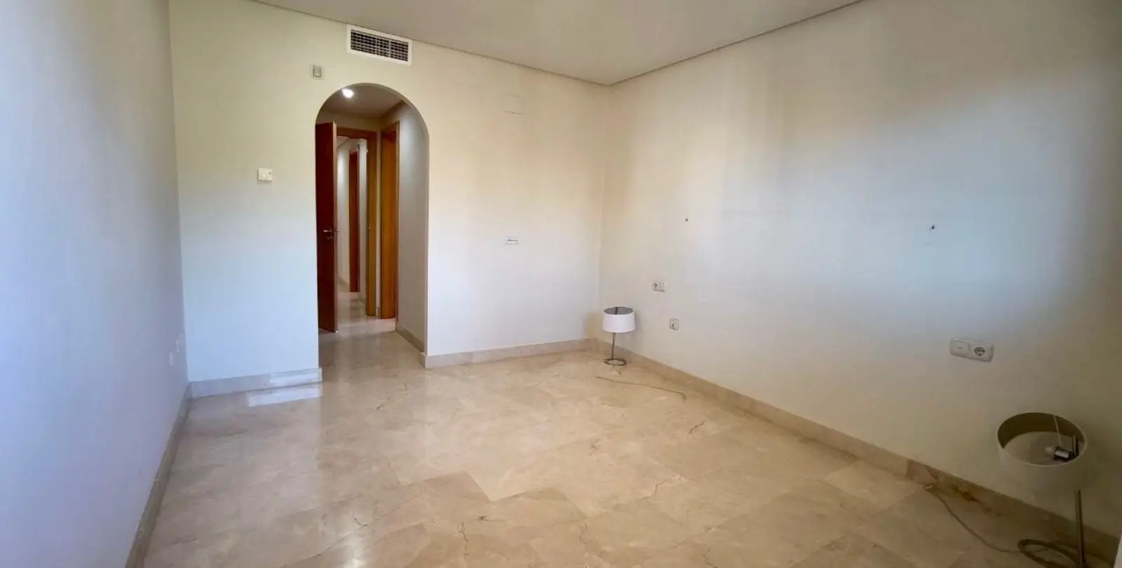 Sale of penthouse in Puerto Banús 34