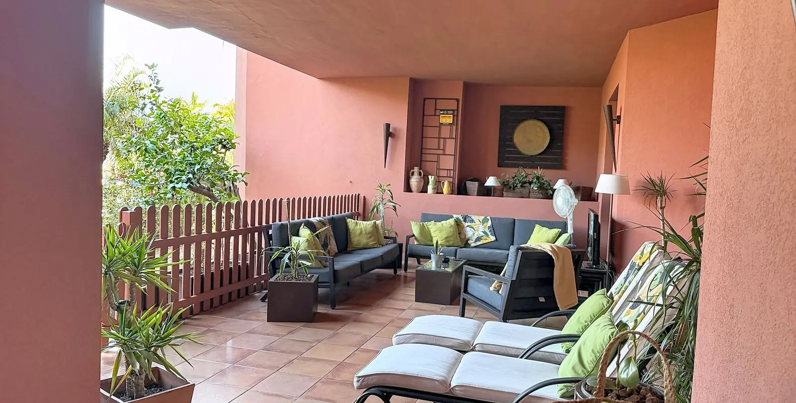 Продажа апартаментов на первом этаже в Estepona 2