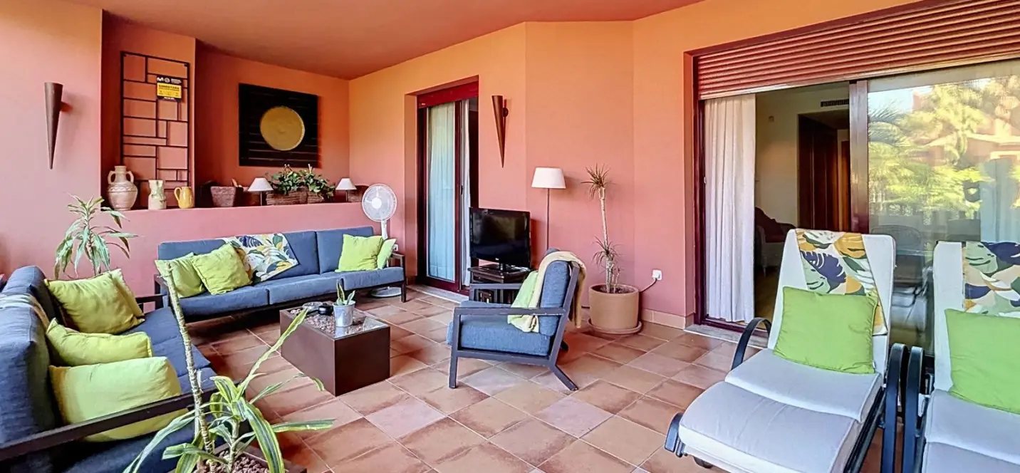 Продажа апартаментов на первом этаже в Estepona 4