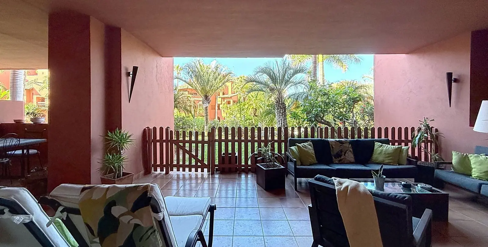Продажа апартаментов на первом этаже в Estepona 6