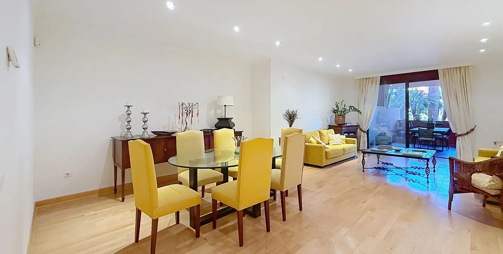 Продажа апартаментов на первом этаже в Estepona 14