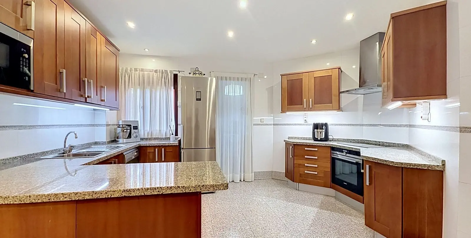Продажа апартаментов на первом этаже в Estepona 22