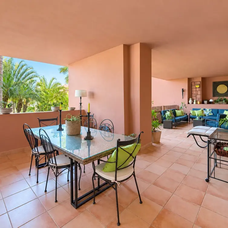 Sale of ground floor apartment in Estepona