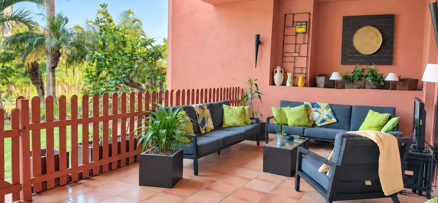 Sale of ground floor apartment in Estepona 2