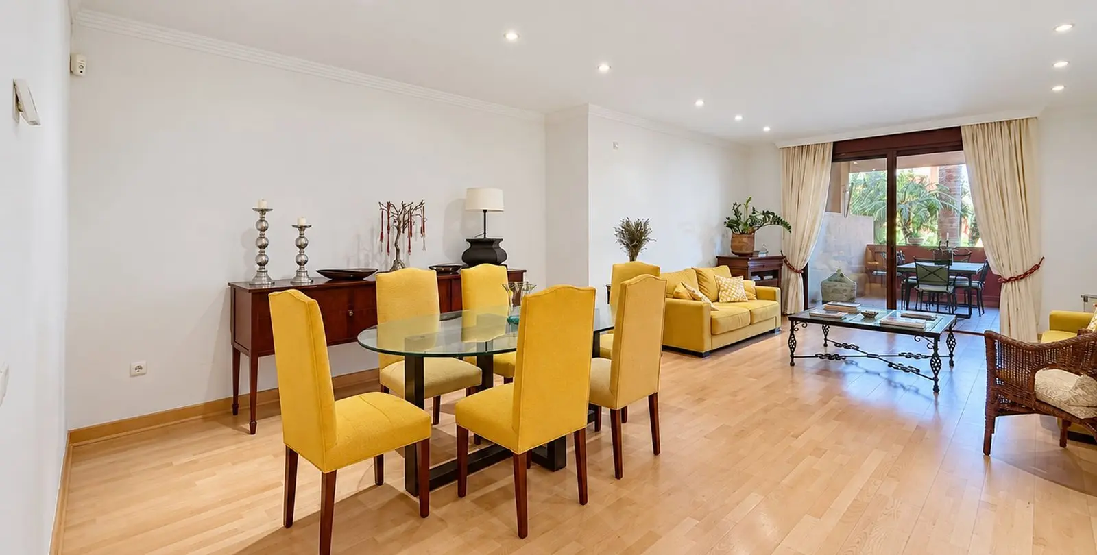 Sale of ground floor apartment in Estepona 5