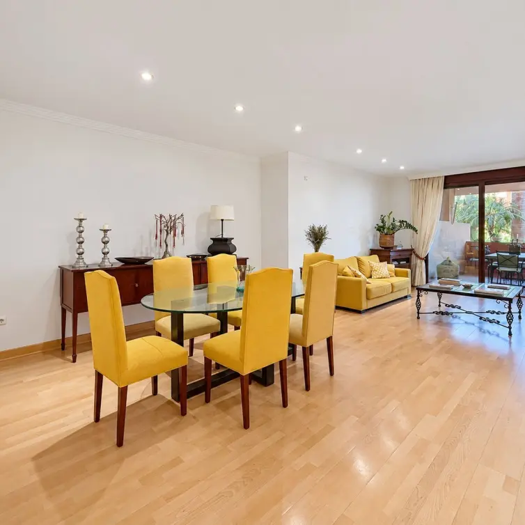 Sale of ground floor apartment in Estepona
