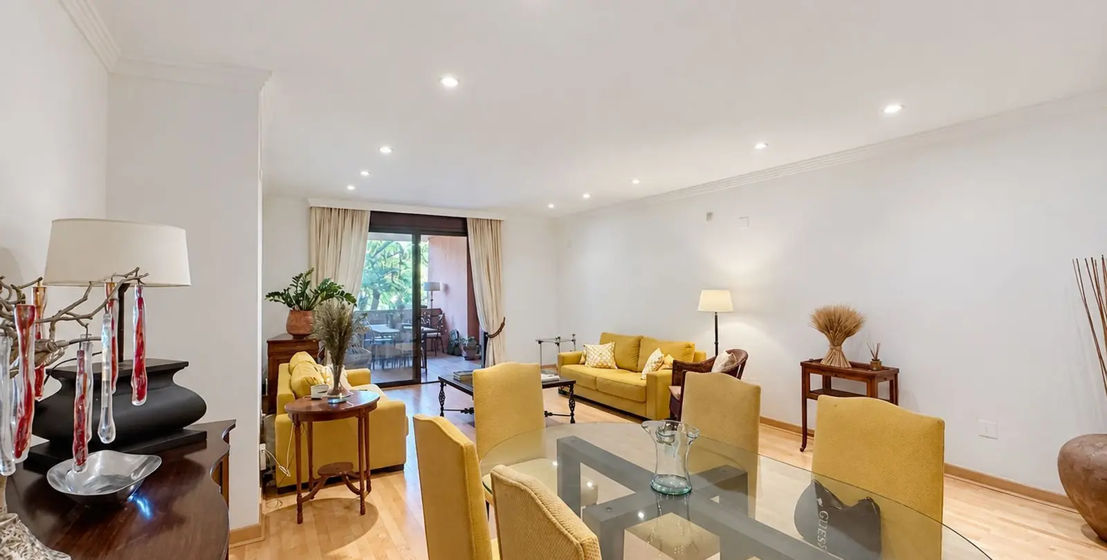 Sale of ground floor apartment in Estepona 6