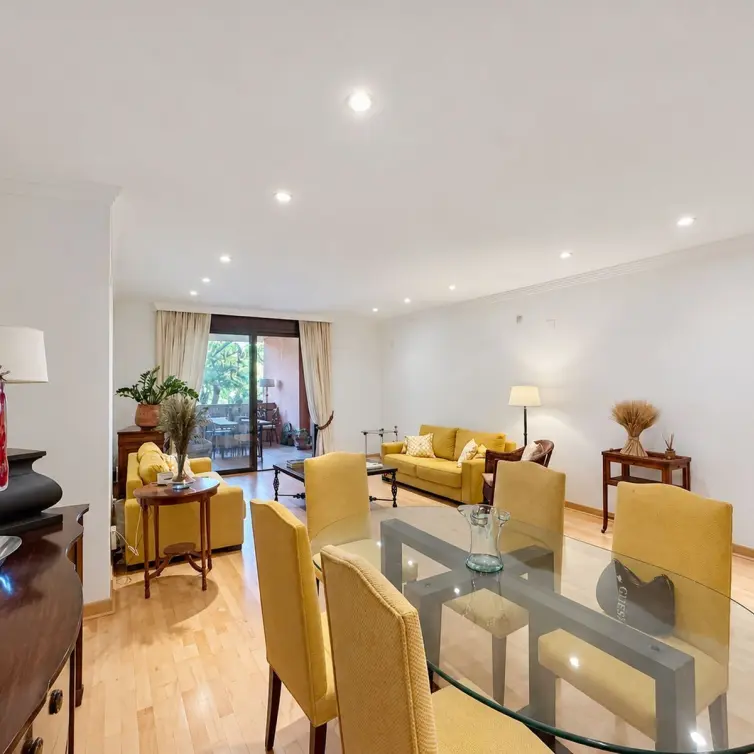 Sale of ground floor apartment in Estepona
