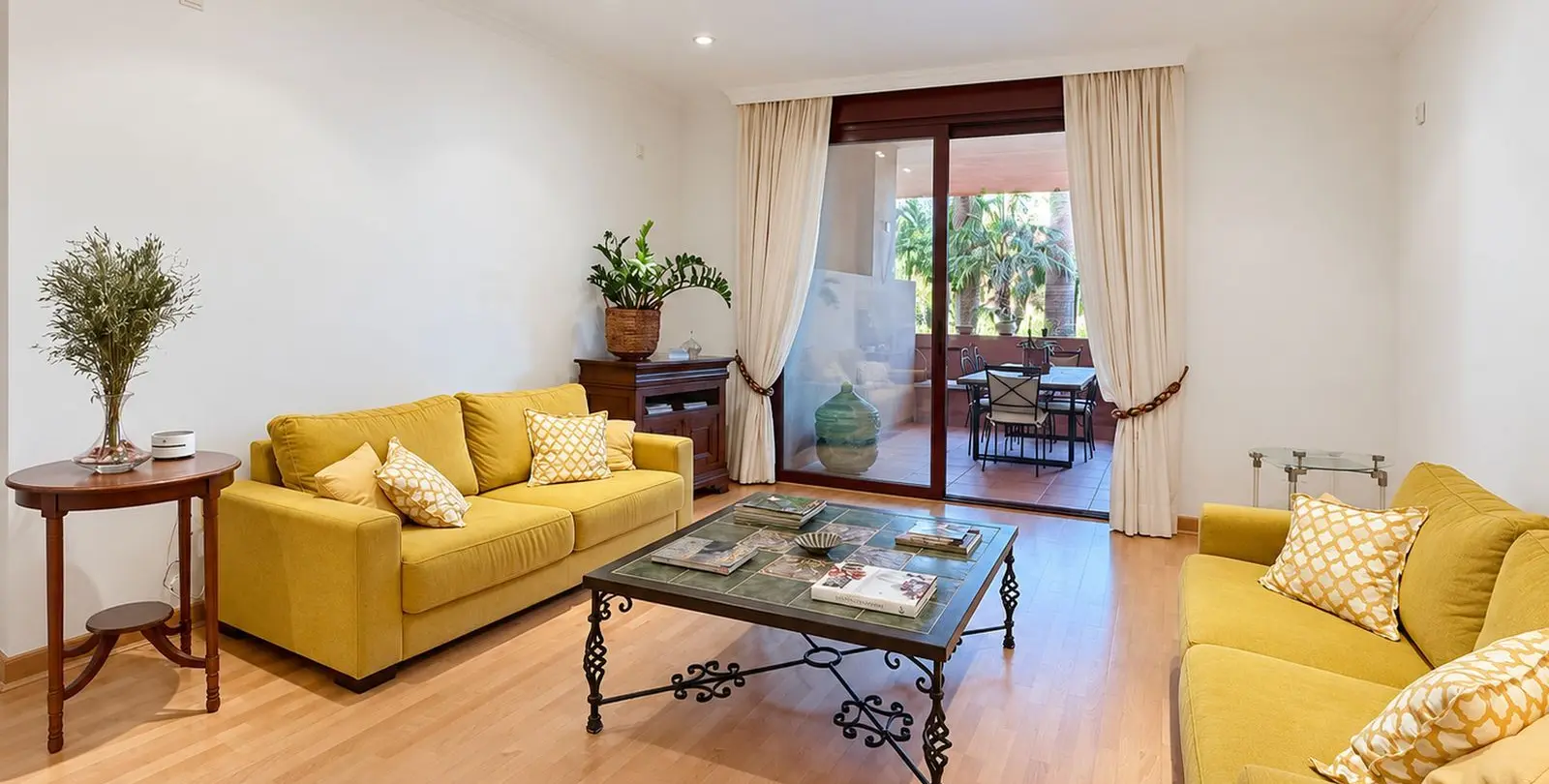 Sale of ground floor apartment in Estepona 7