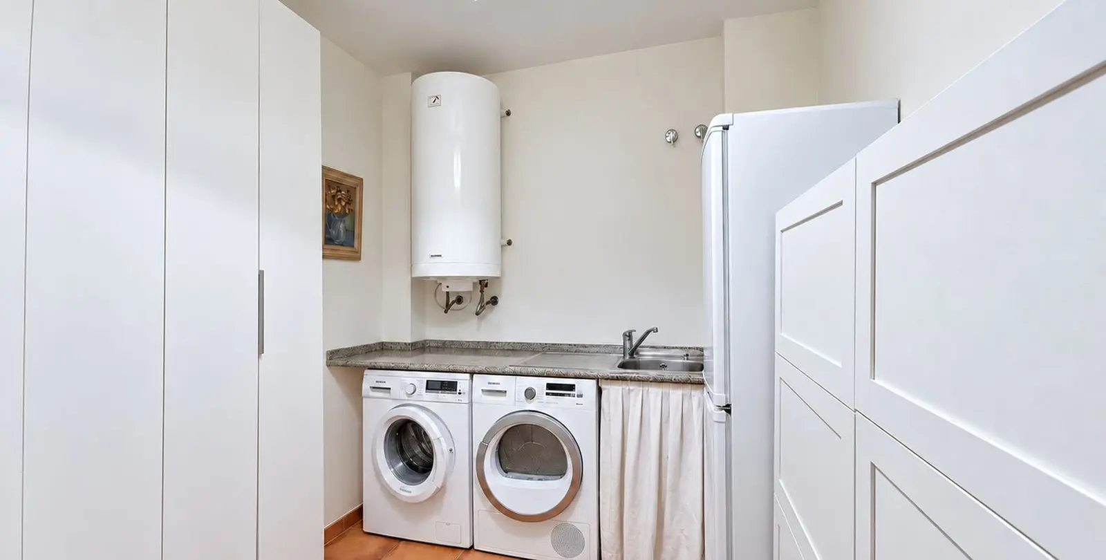 Sale of ground floor apartment in Estepona 10