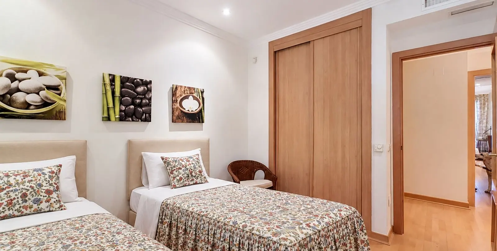 Sale of ground floor apartment in Estepona 14