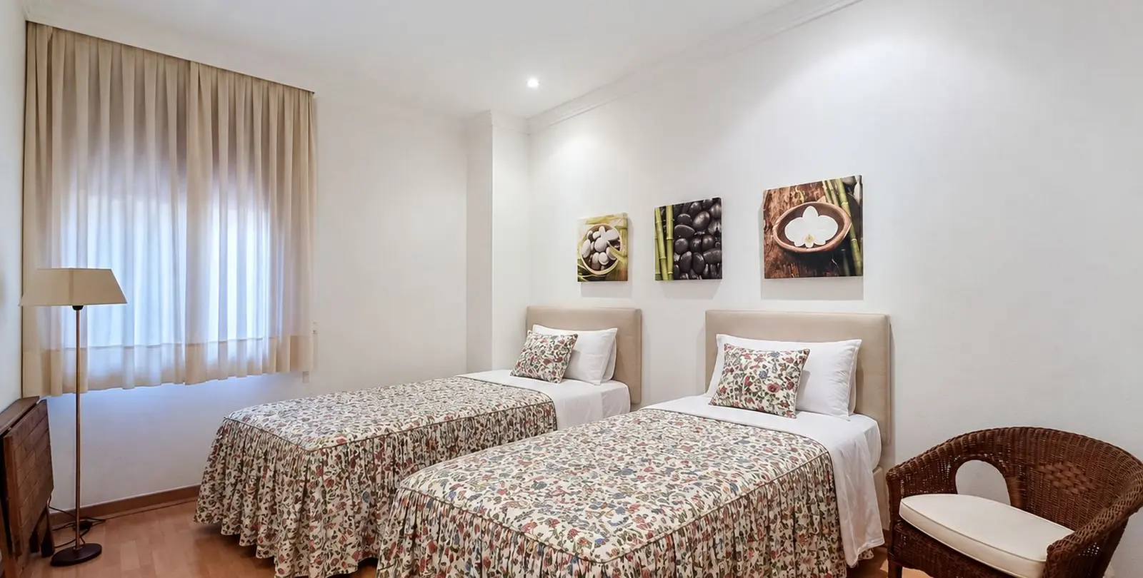 Sale of ground floor apartment in Estepona 15