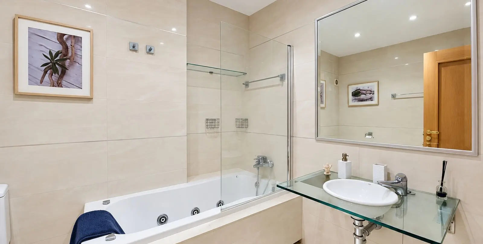 Sale of ground floor apartment in Estepona 17