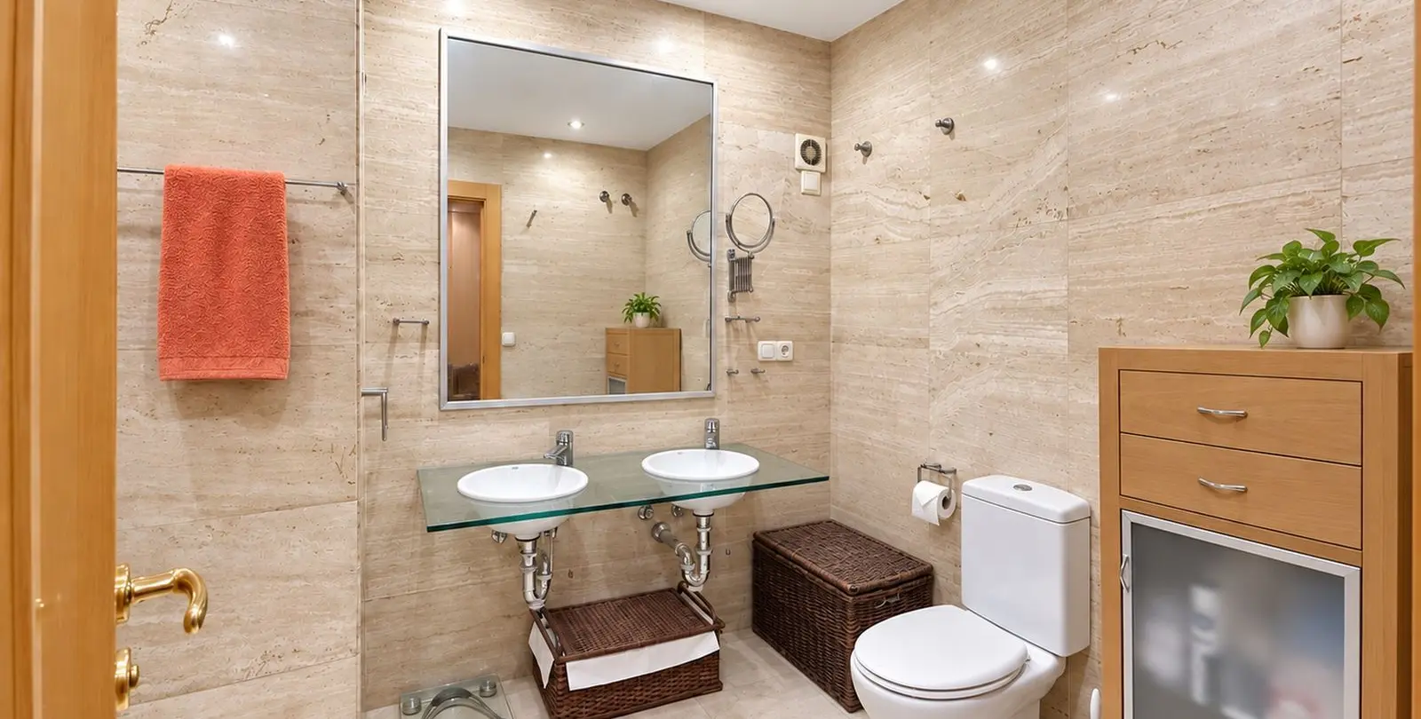 Sale of ground floor apartment in Estepona 20