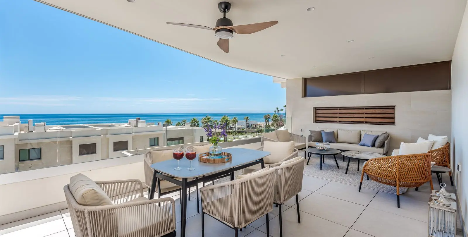 Venta de apartamento en planta media en Estepona 7
