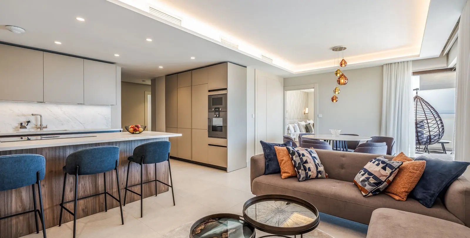Venta de apartamento en planta media en Estepona 9