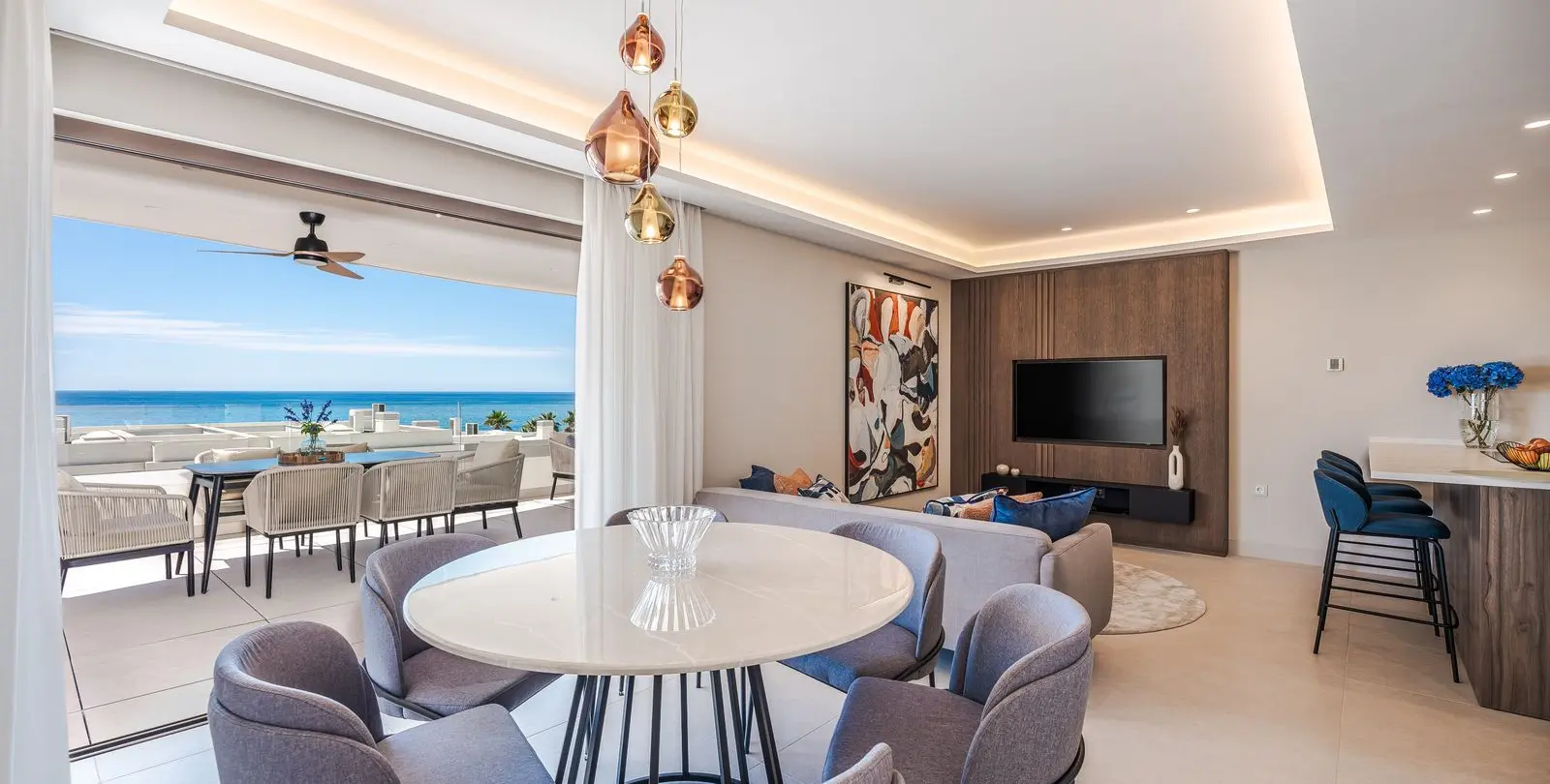 Venta de apartamento en planta media en Estepona 10