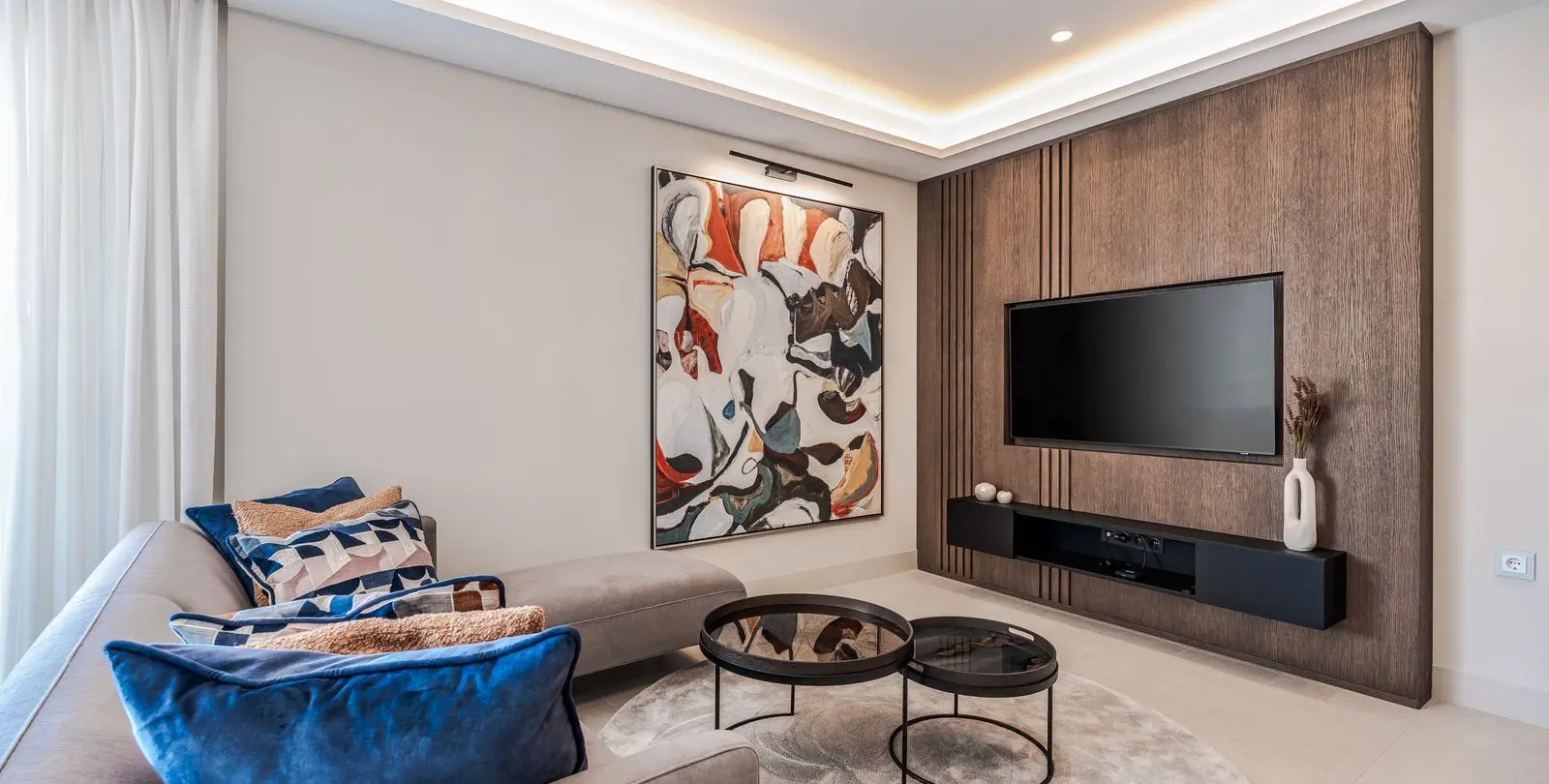 Venta de apartamento en planta media en Estepona 12