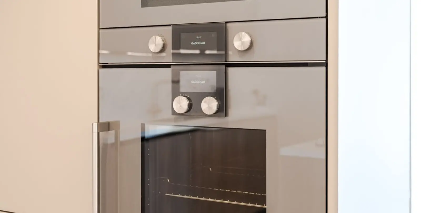 Venta de apartamento en planta media en Estepona 18