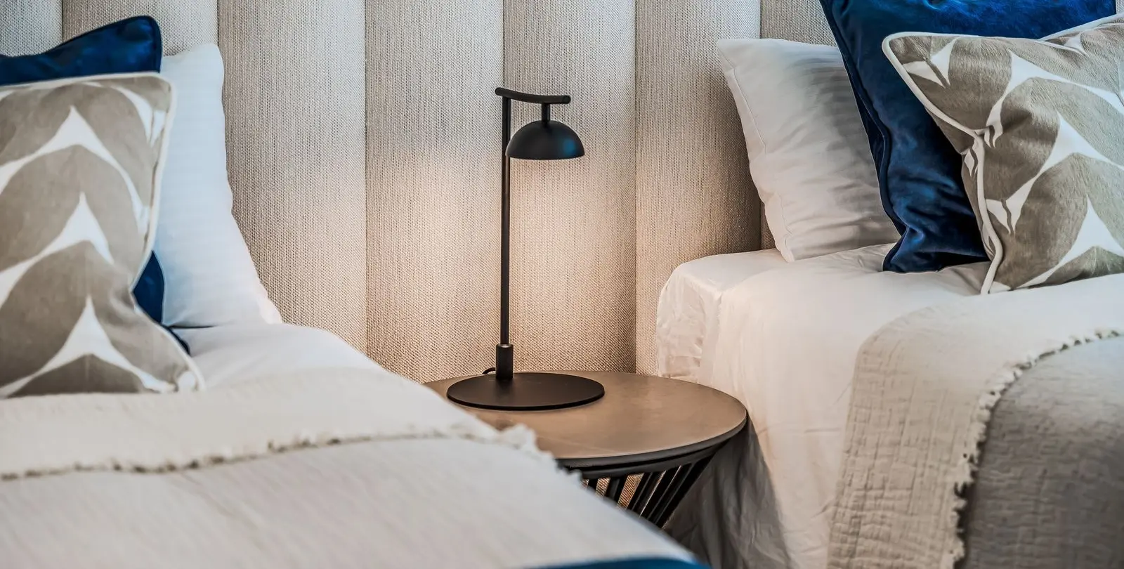 Venta de apartamento en planta media en Estepona 30