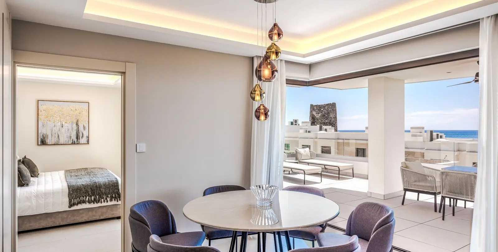 Venta de apartamento en planta media en Estepona 37