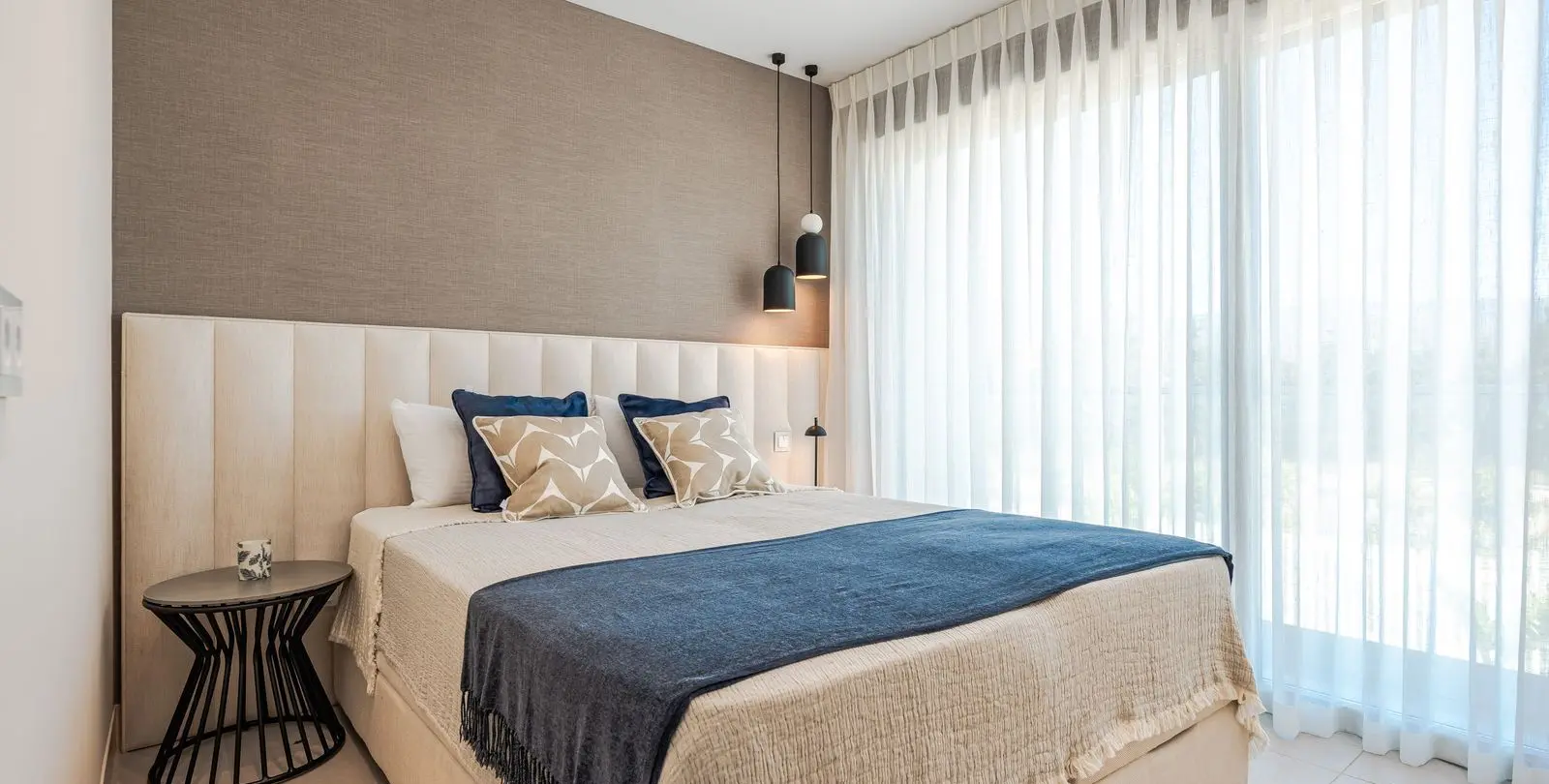Venta de apartamento en planta media en Estepona 43