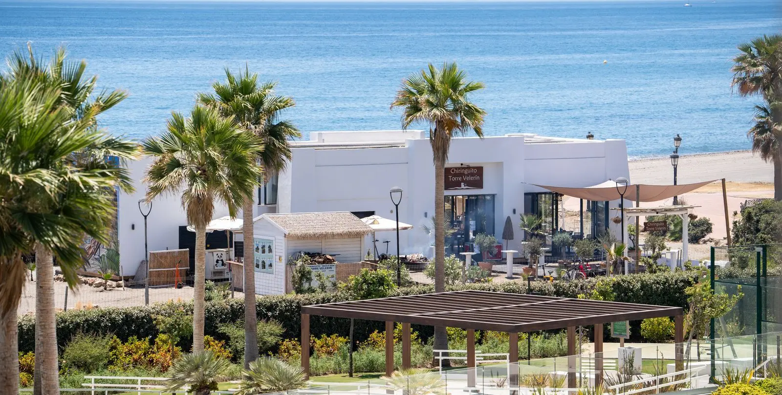 Venta de apartamento en planta media en Estepona 52