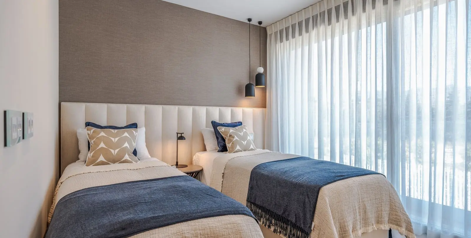 Venta de apartamento en planta media en Estepona 59