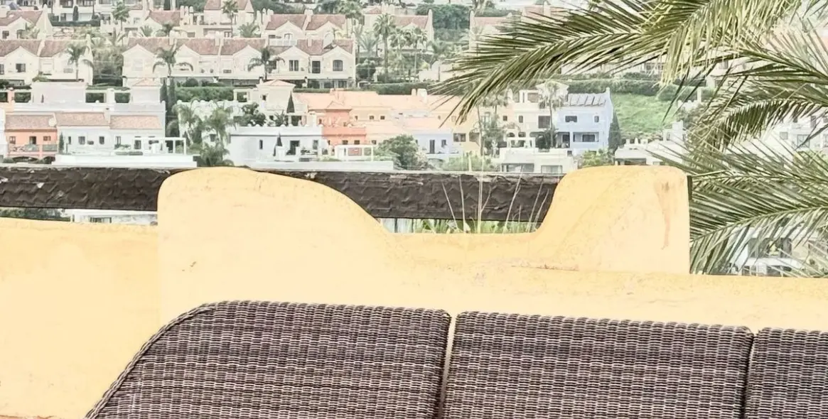 Long-term rent of penthouse duplex in Atalaya 30