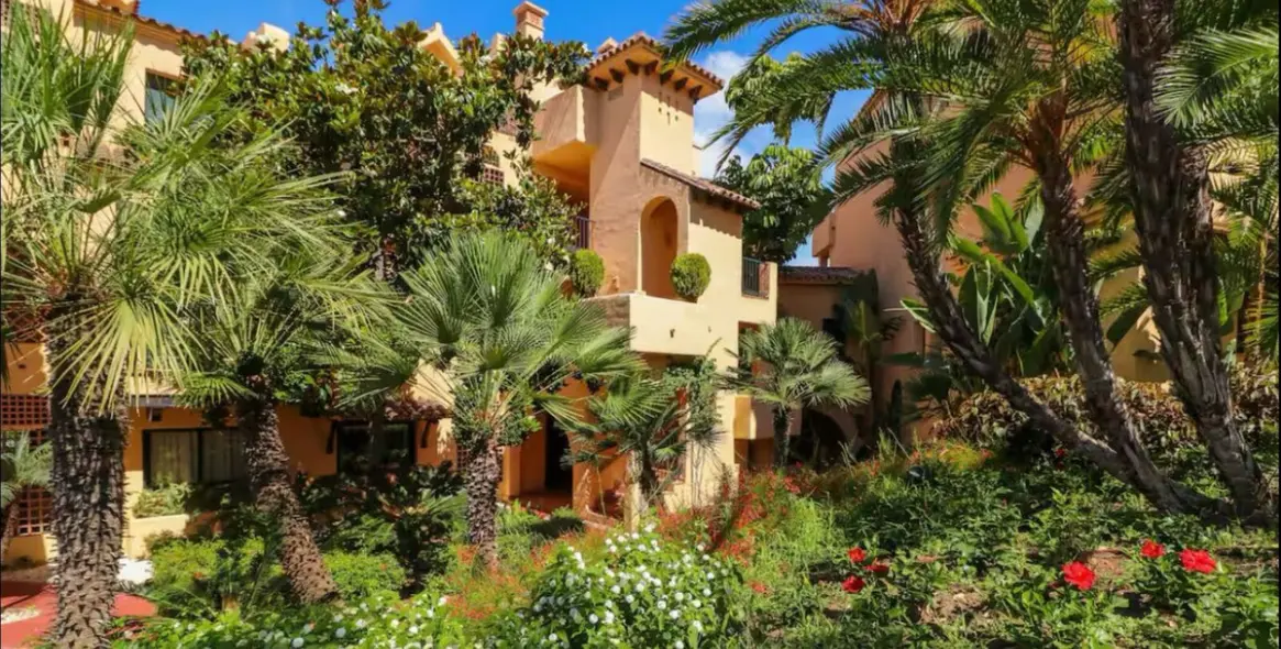 Long-term rent of penthouse duplex in Atalaya 40