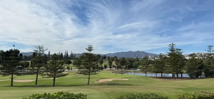 Sale of middle floor apartment in Mijas Golf 1