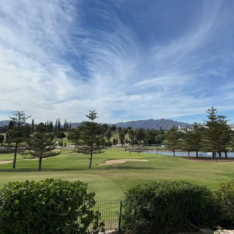 Sale of middle floor apartment in Mijas Golf